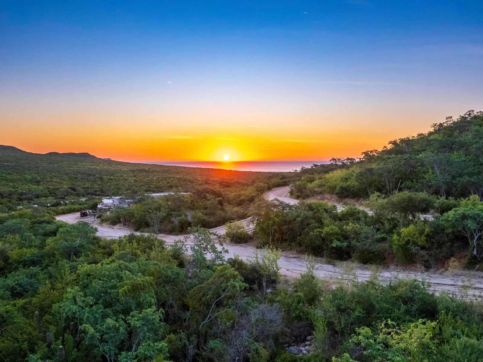 El Encanto & Laguna