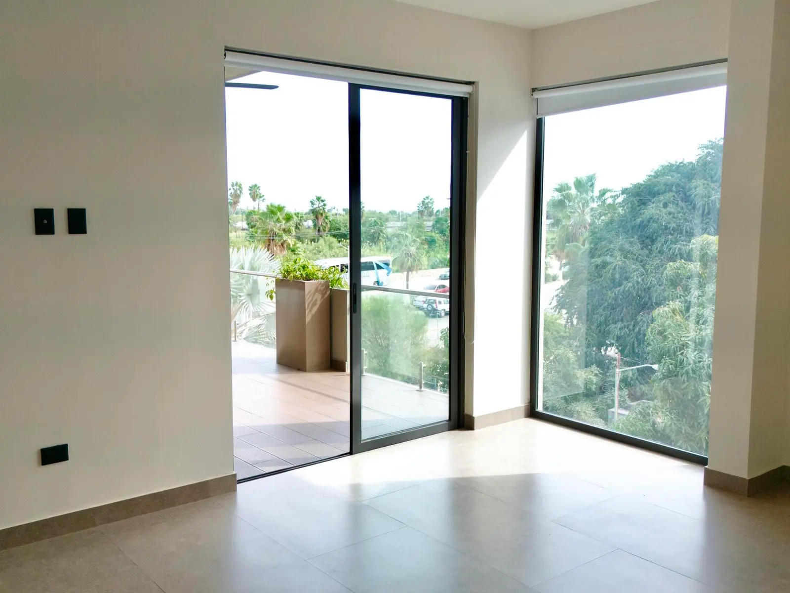 Atrium 302