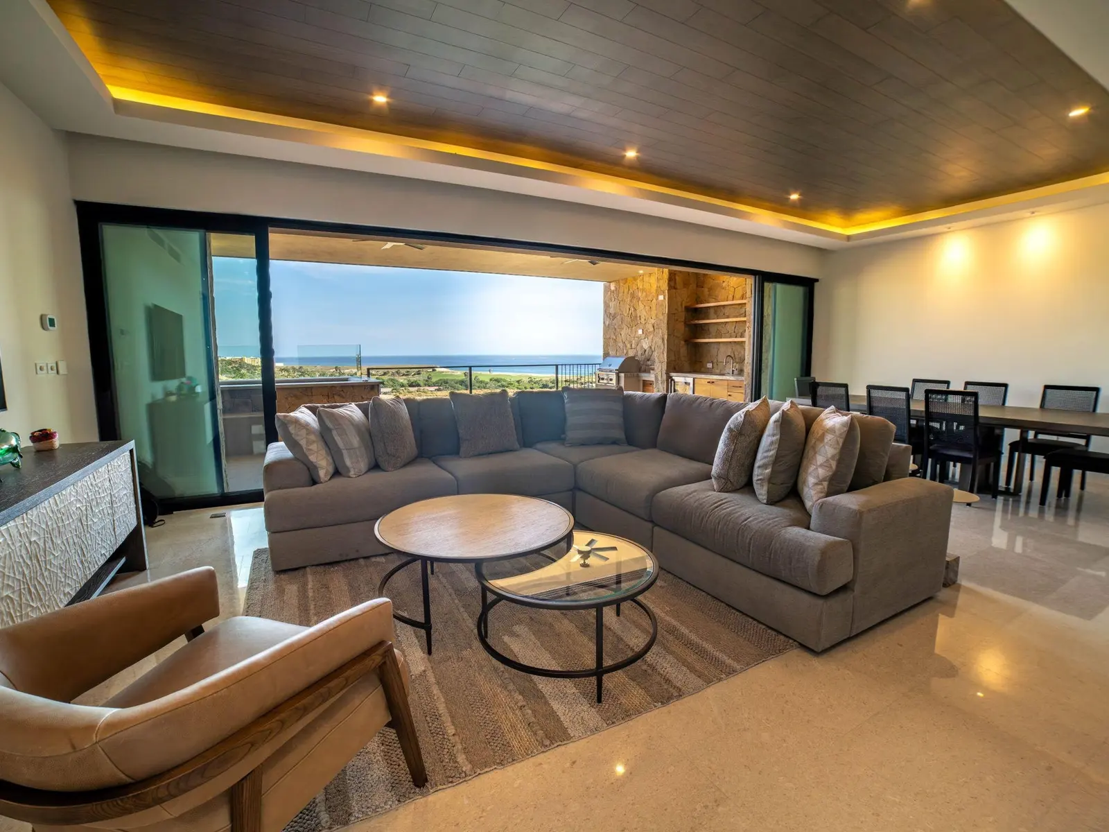 Oceanview Luxury 4 Bdrm Condo