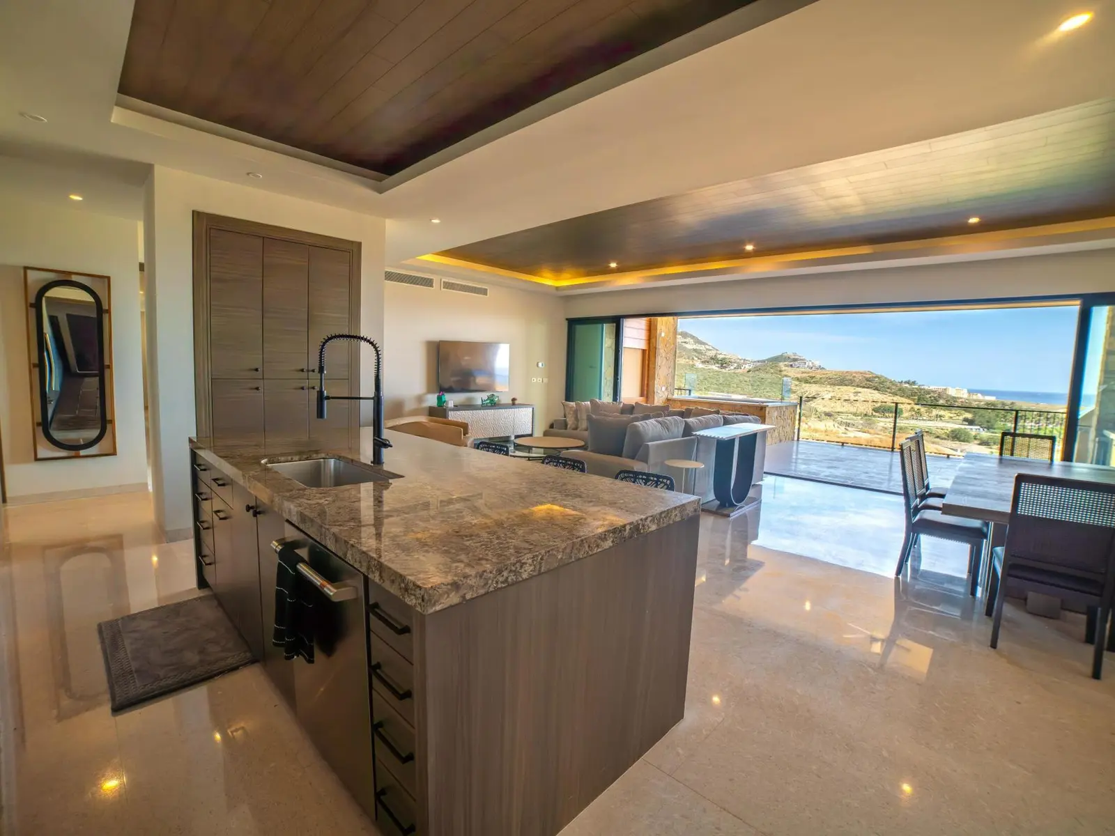 Oceanview Luxury 4 Bdrm Condo