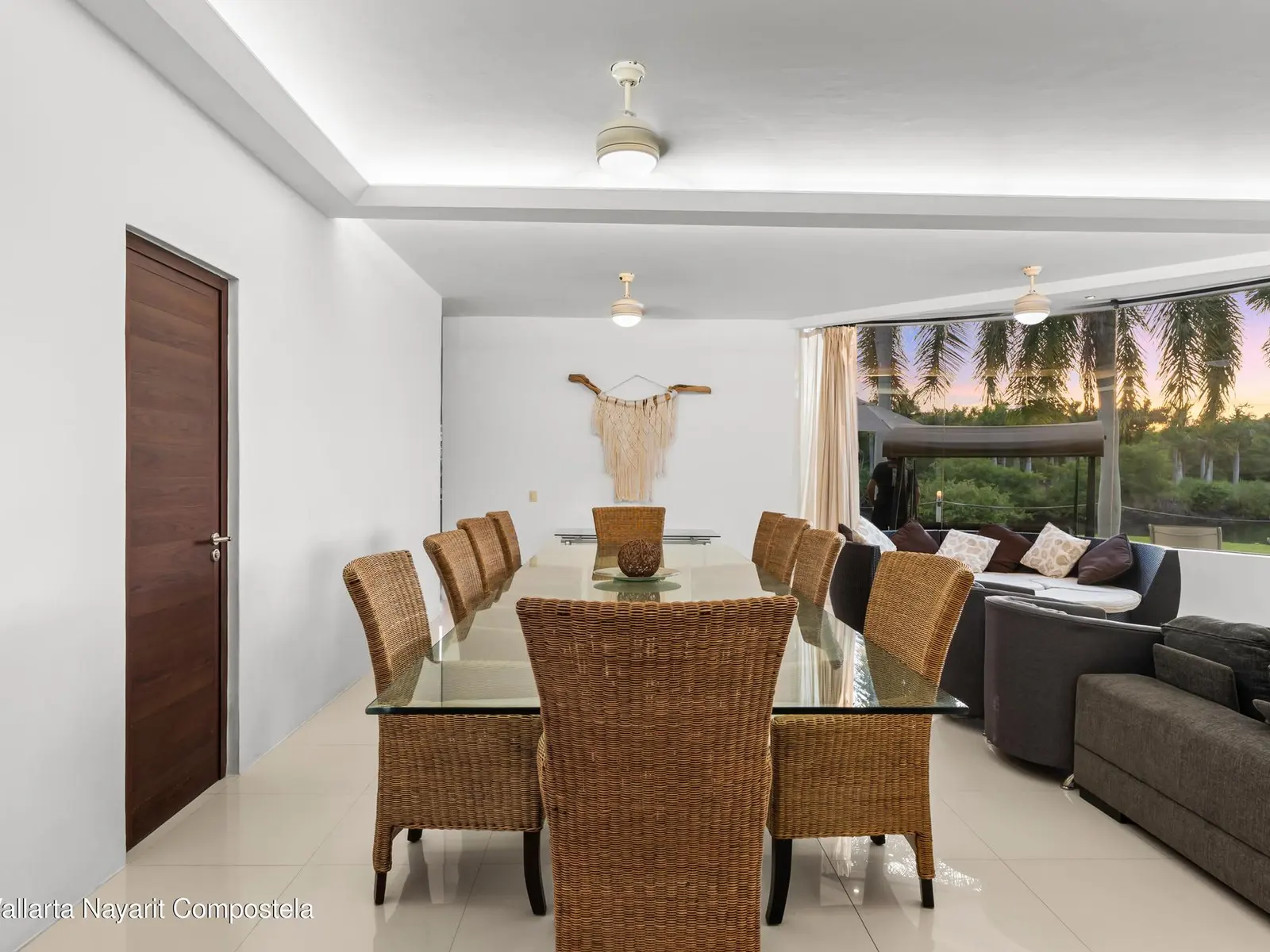 VILLA JACARANDAS