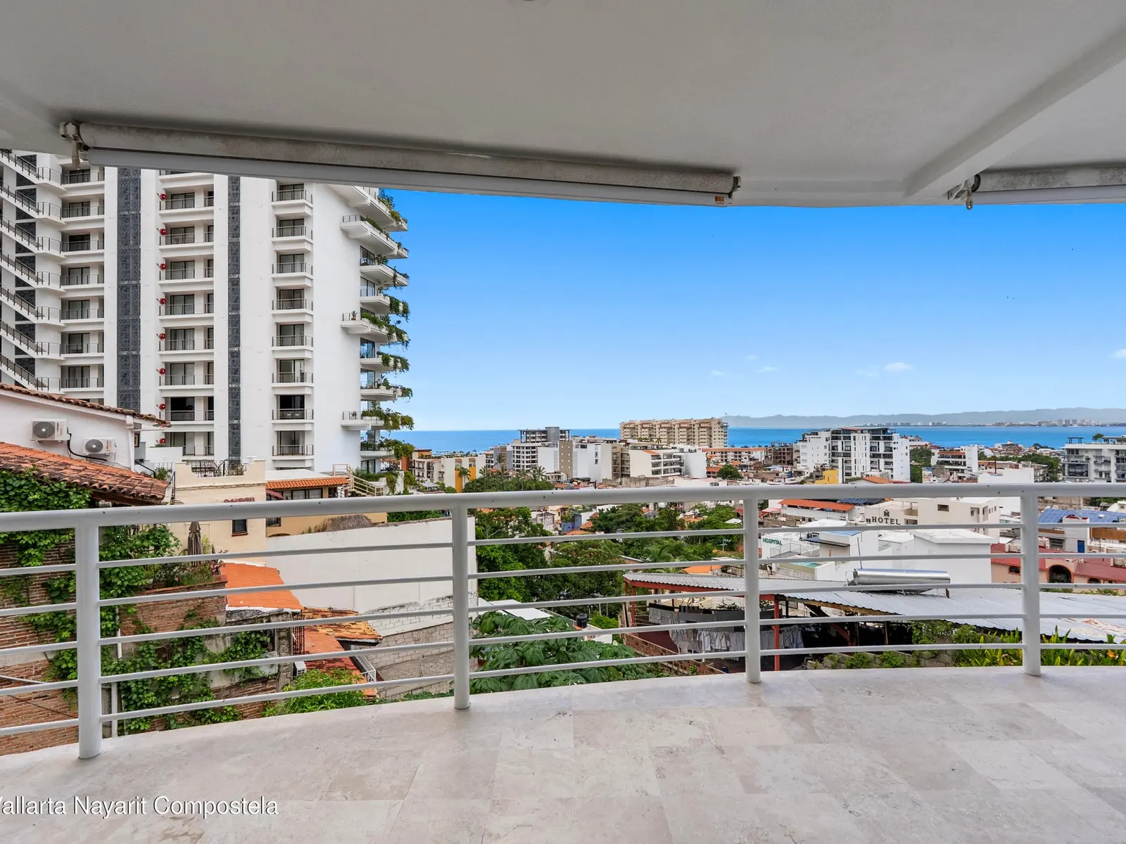 Condo Cielo 302
