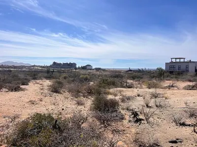 Cerritos Surf Break Access