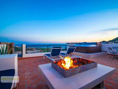Penthouse Del Mar - 2 BD  PH