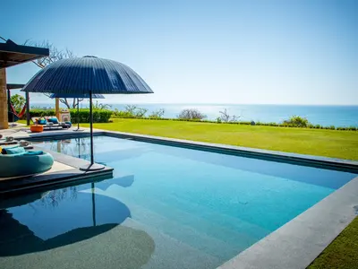 Ritz Carlton Residence 27