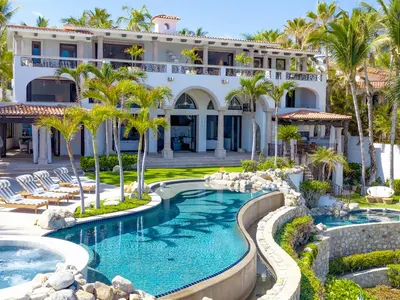 Beachfront Caleta Palmilla