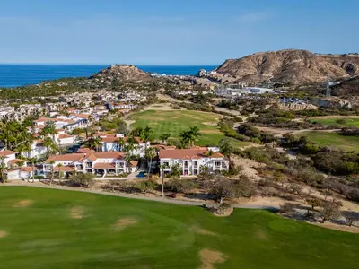 Villas de Oro