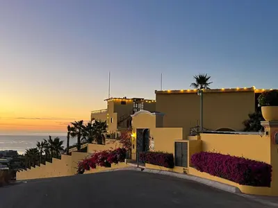 Chileno Hilltop Retreat