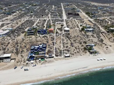 Beachfront lot Rasta Beach