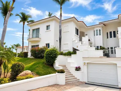 Villas de Oro 105