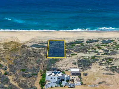 Large Oceanfront Lot Cerritos