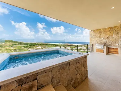 Ocean Luxury 4 BD Penthouse