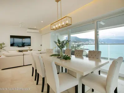 Harbor North Tower
