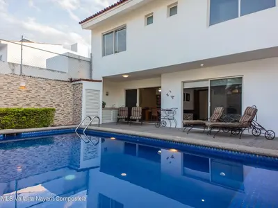 Casa Cutzmala