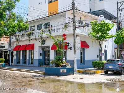 Esquina Comercial Espectacular