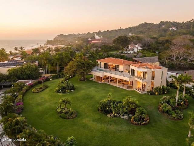 Villa Nayar