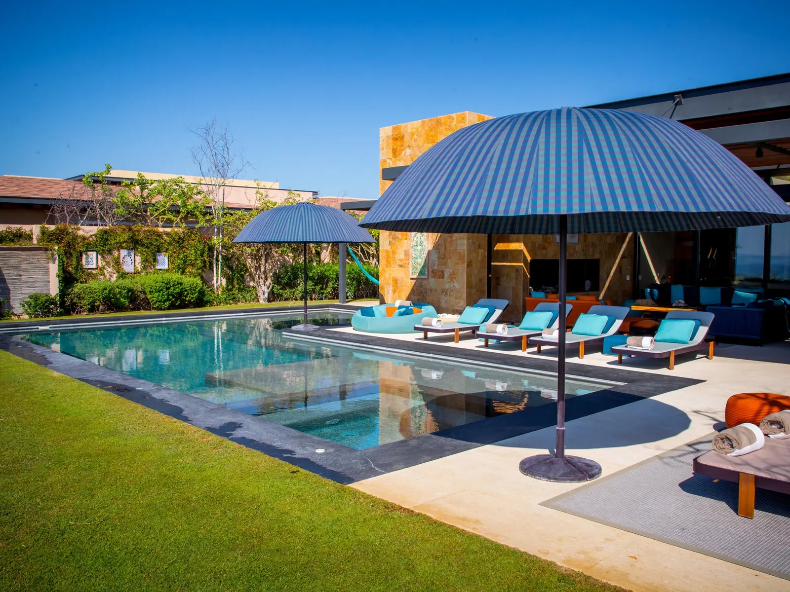 Ritz Carlton Residence 27