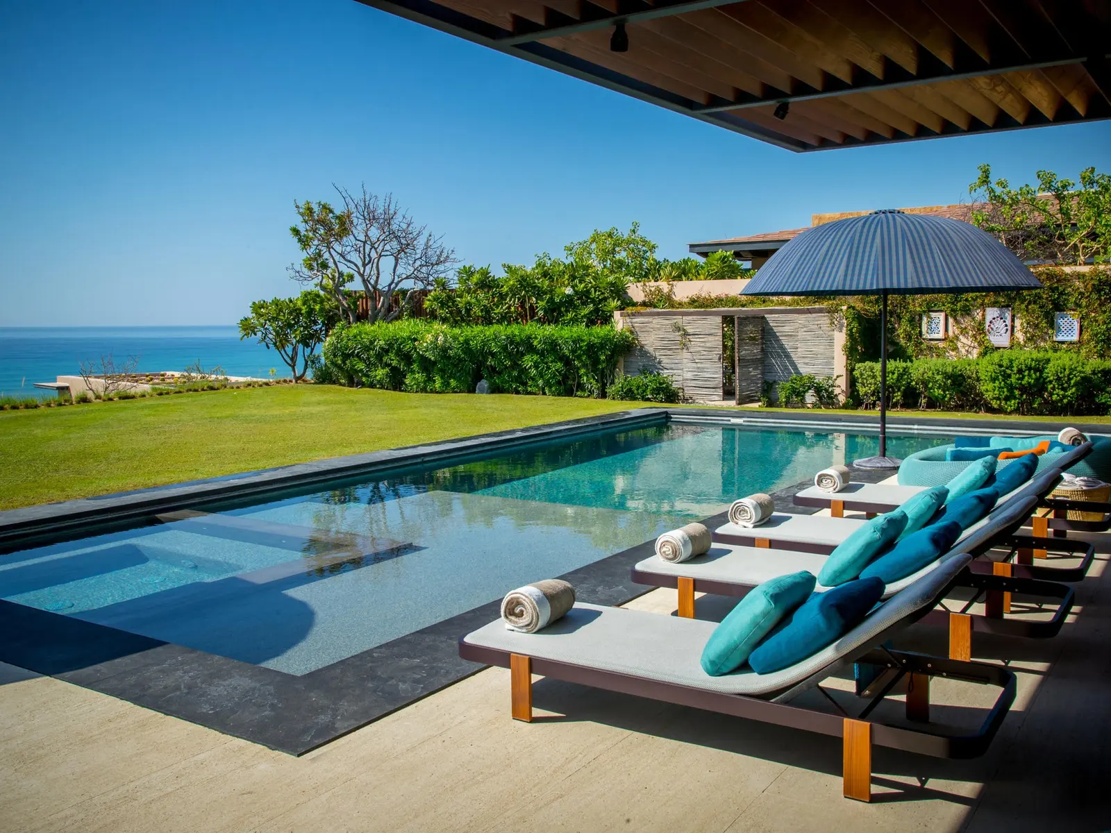 Ritz Carlton Residence 27