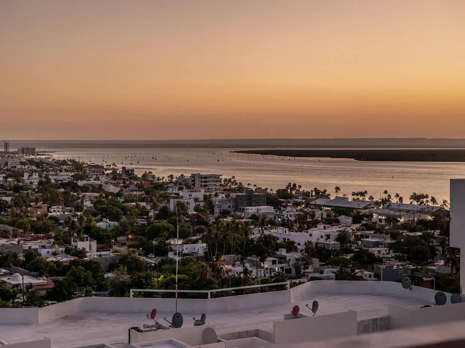 Vista Marina PH 402