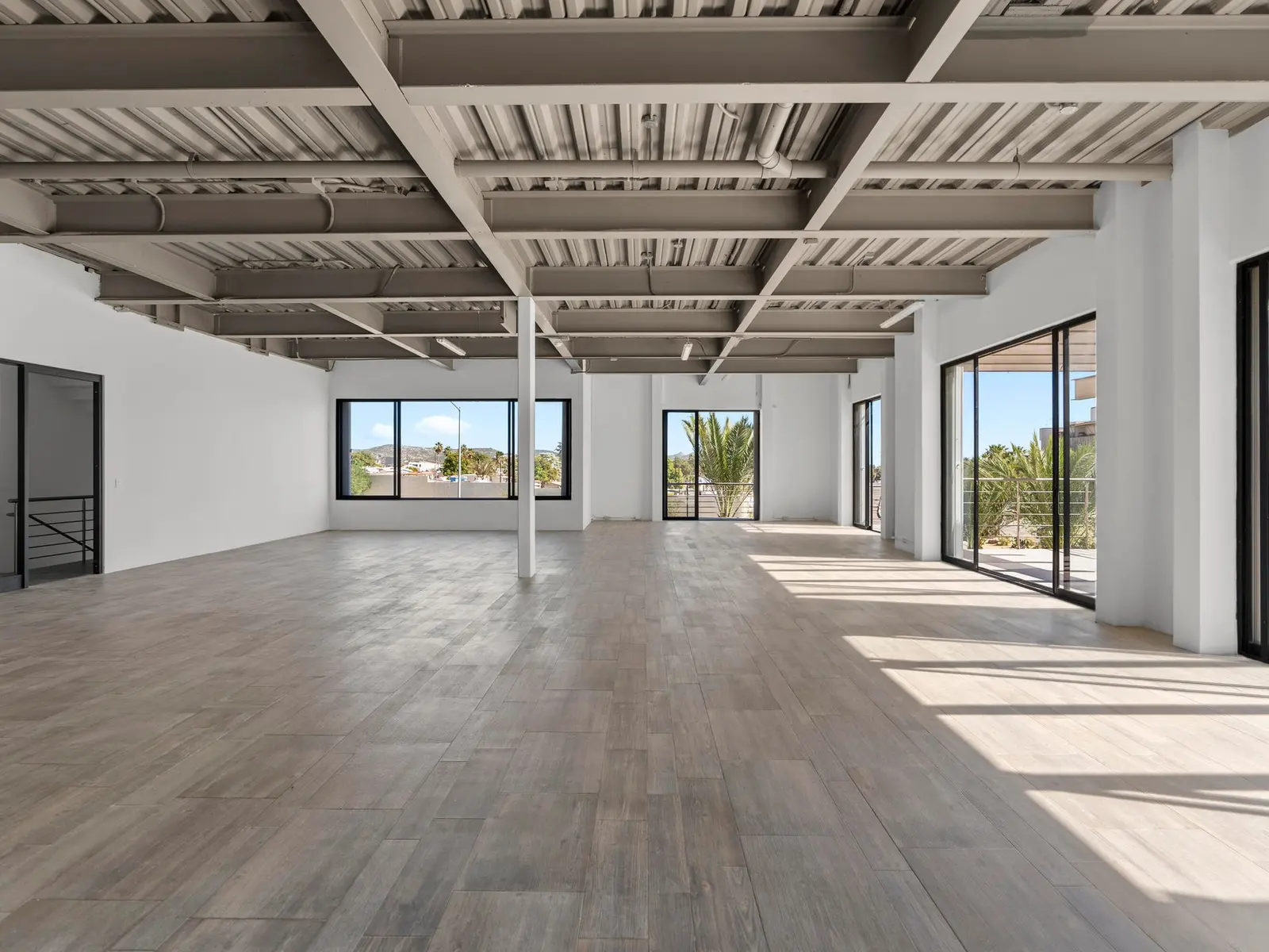 Multi Tenant Newly Renovated