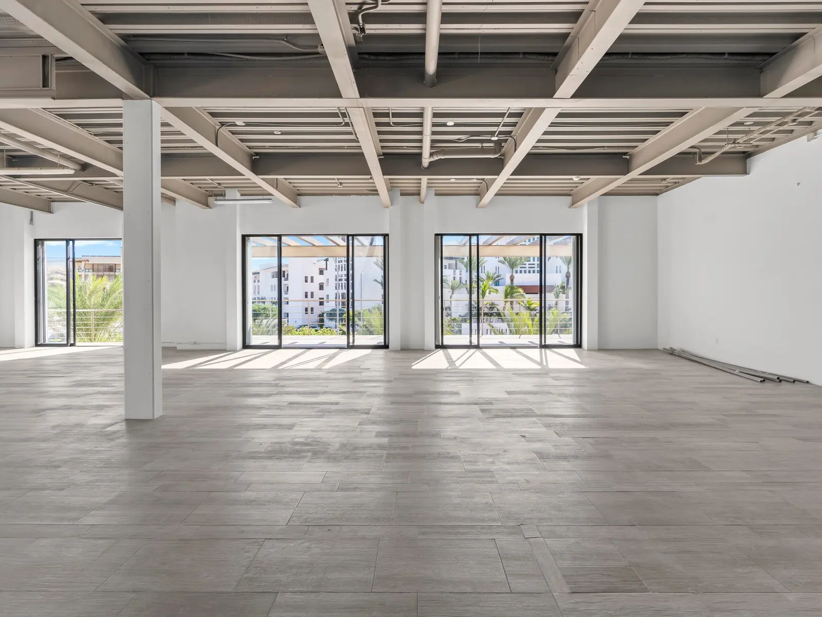 Multi Tenant Newly Renovated