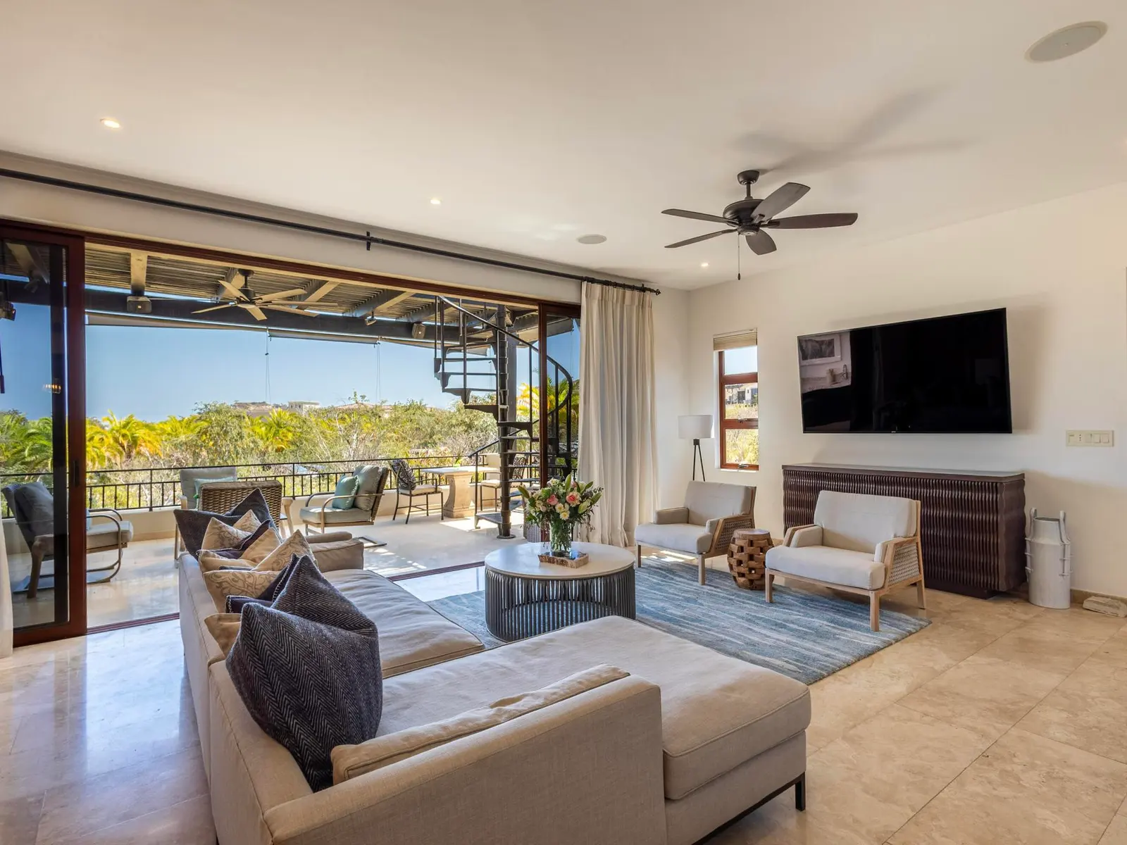Palmilla-Inland