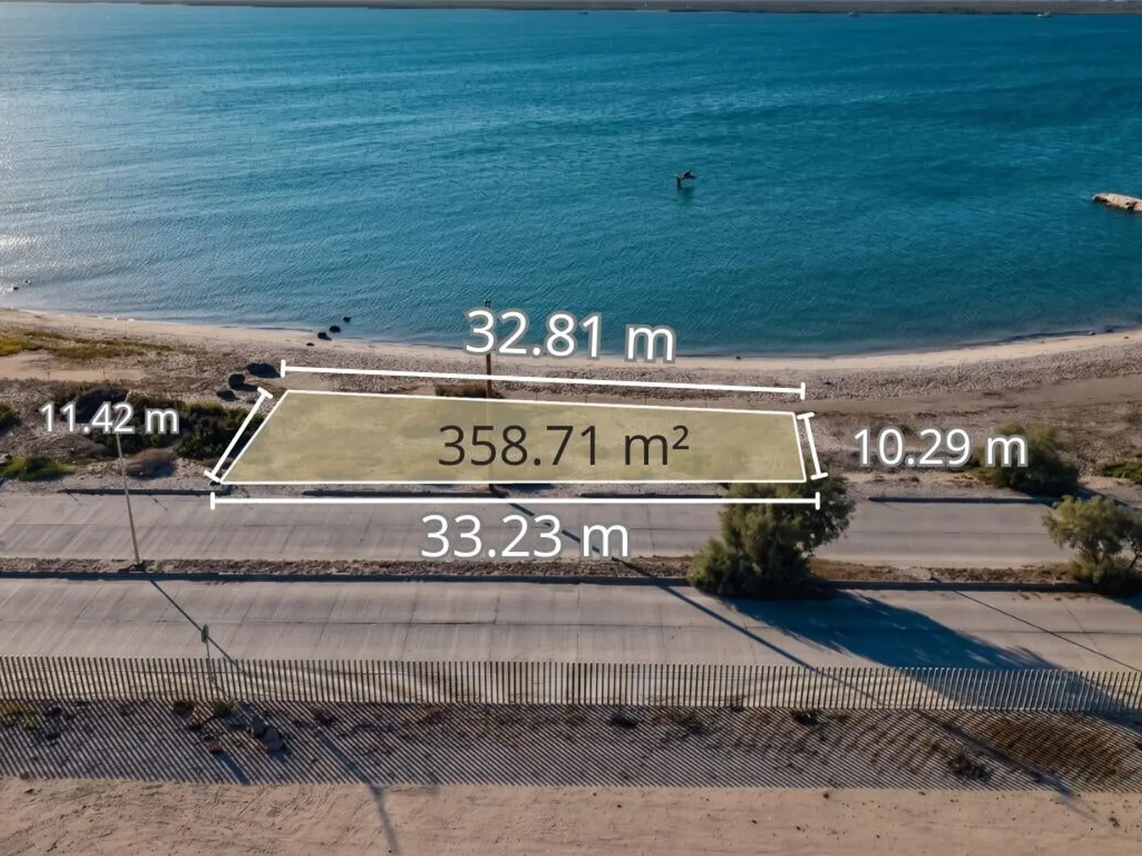 Beachfront lot Conchalito