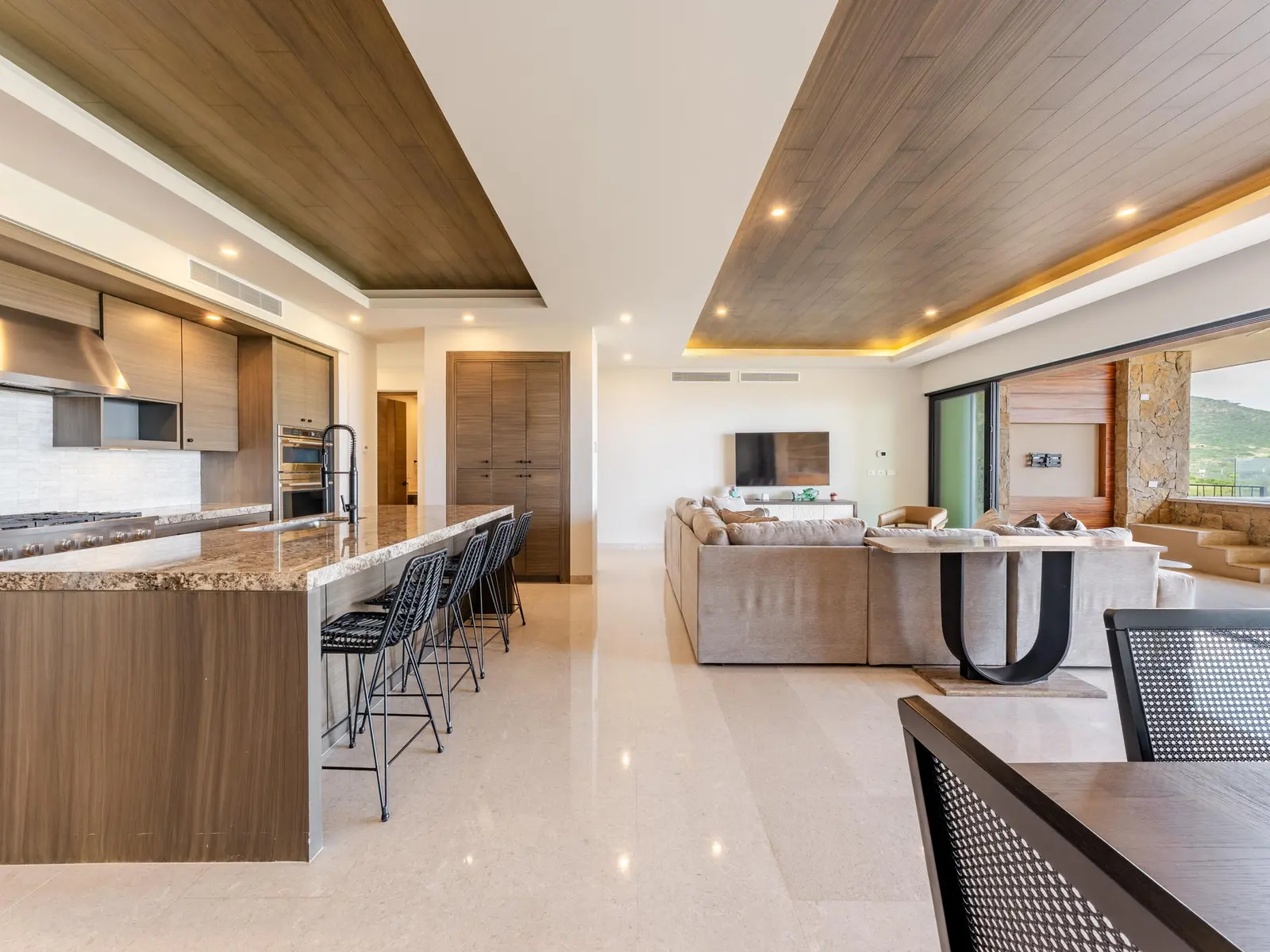 Ocean Luxury 4 BD Penthouse